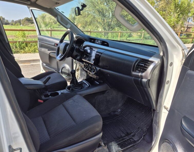 TOYOTA  HILUX 4x4 ***DOUBLE CAB***